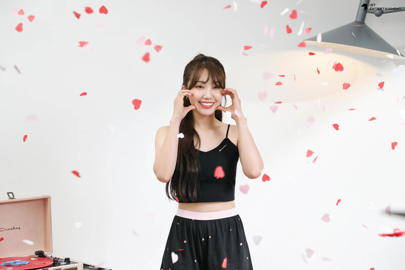 230612 IST Naver post- EUNJI 'Nareun Lookbook'  behind documents 9