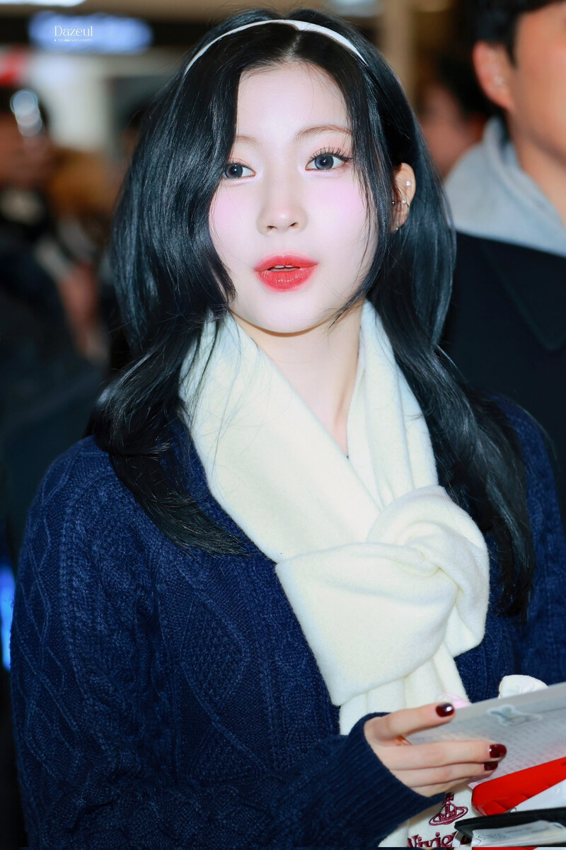 241226 BABYMONSTER Asa at Gimpo International Airport documents 10