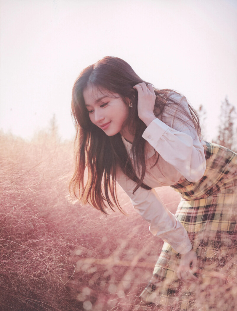 Yes, I am Sana 1st Photobook [SCANS] documents 14