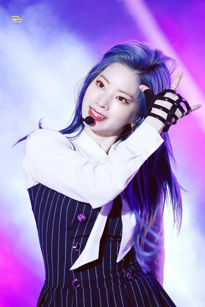 kimdahyun_kr D5Xt_lBVUAAqsVp  20190429.jpg