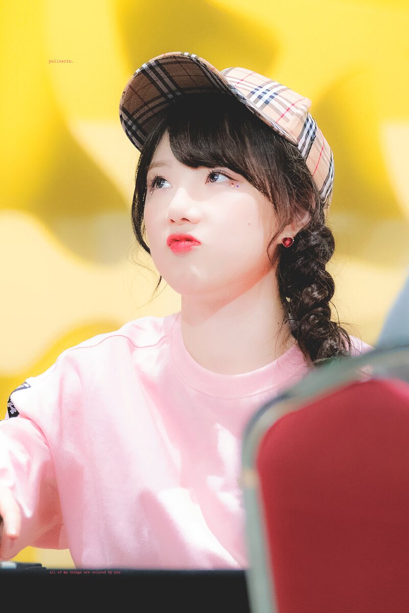 180503 GFRIEND Yerin at 'Time for the moon night' Sangam Fansign documents 9