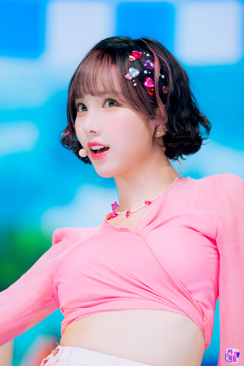 220711 VIVIZ Eunha - LOVEADE at SBS Inkigayo documents 3