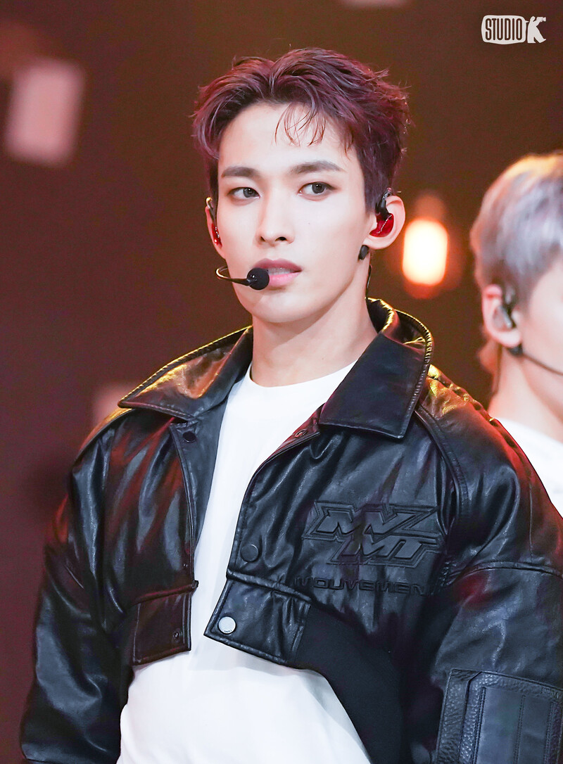 230428 SEVENTEEN DK - 'Super' at Music Bank documents 5