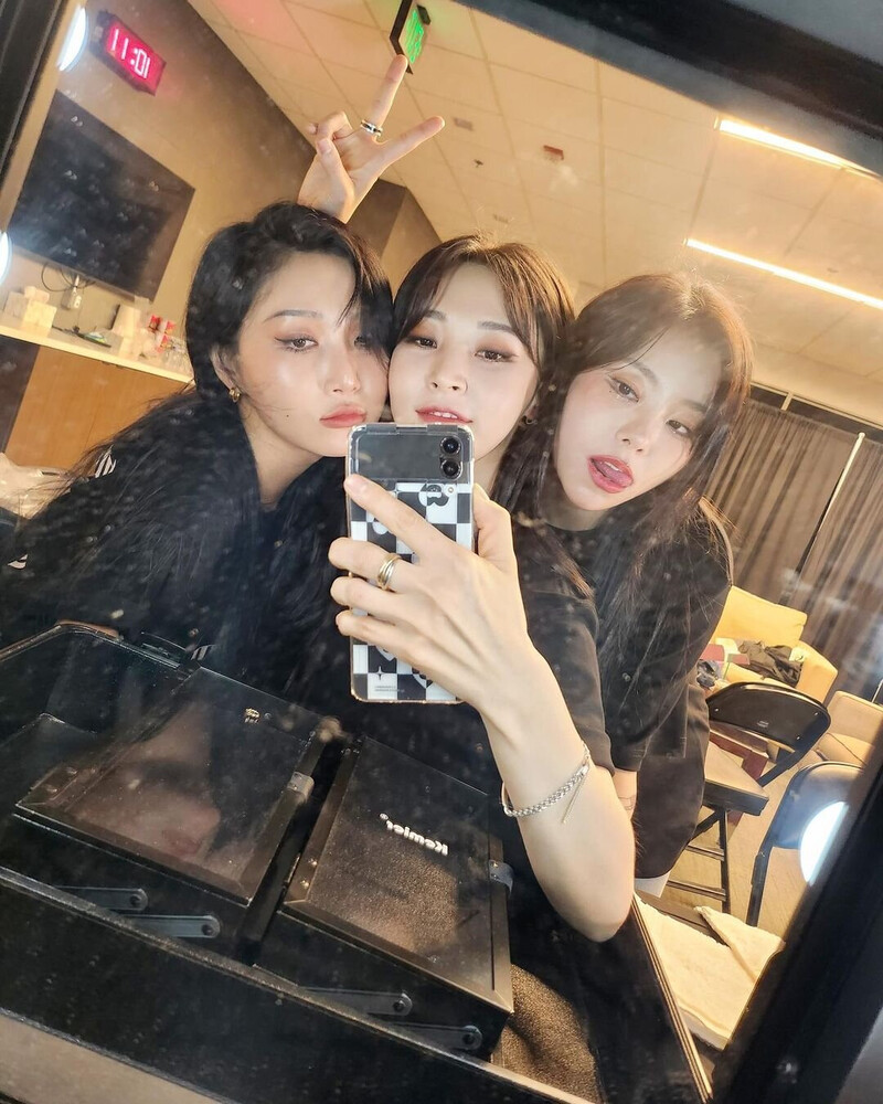 230521 Whee In Instagram Update documents 6