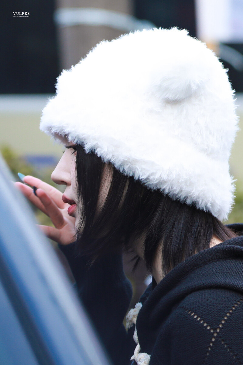 240202 NMIXX Haewon - Music Bank Commute documents 1