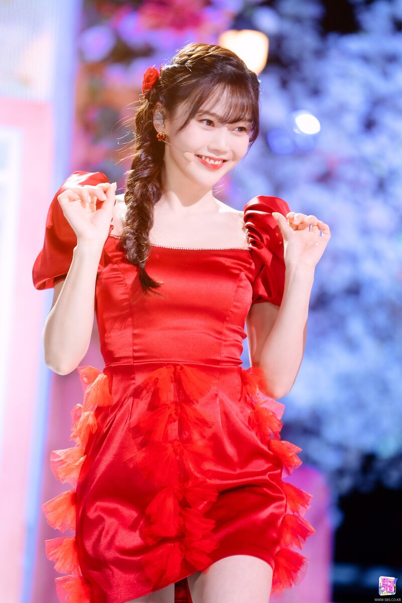 220403 OH MY GIRL Hyojung - 'Real Love' at Inkigayo documents 20