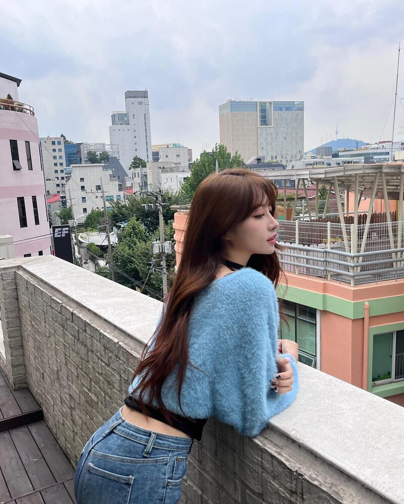 231021 Sihyeon Instagram Update documents 1