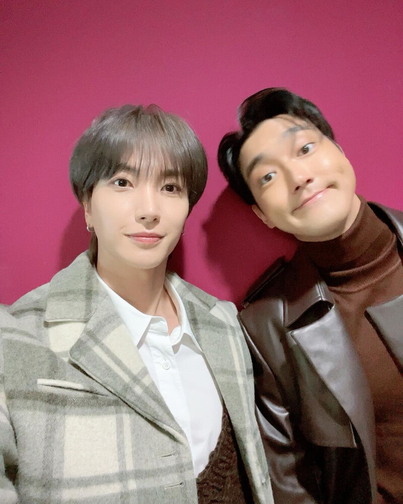 220319 Leeteuk Instagram Update documents 3