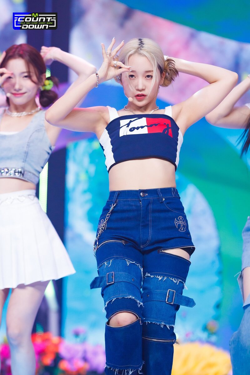 220623 Kep1er - 'UP!' at M Countdown documents 1