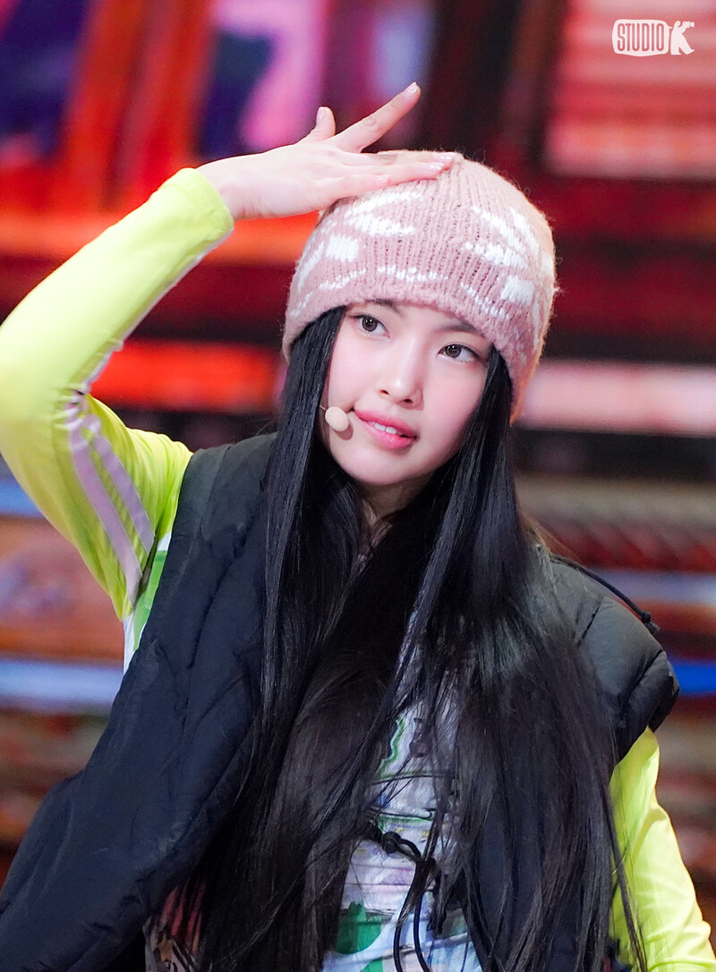 230127 NewJeans Hyein - 'Ditto' at Music Bank documents 1