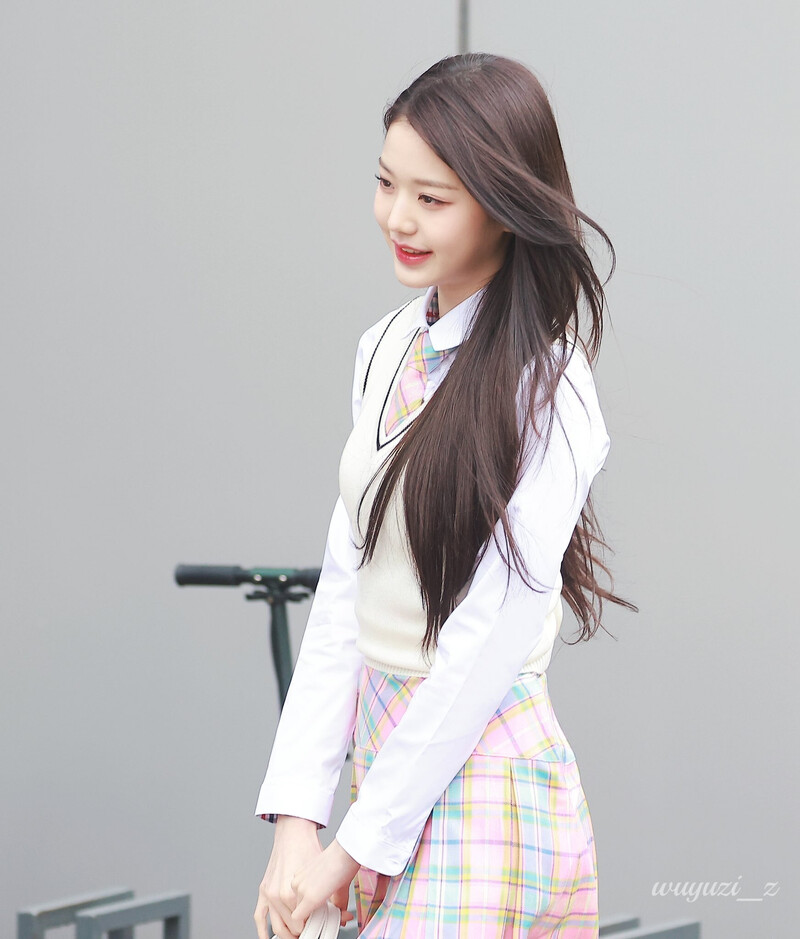 230406 IVE Wonyoung - Knowing Bros Commute | kpopping