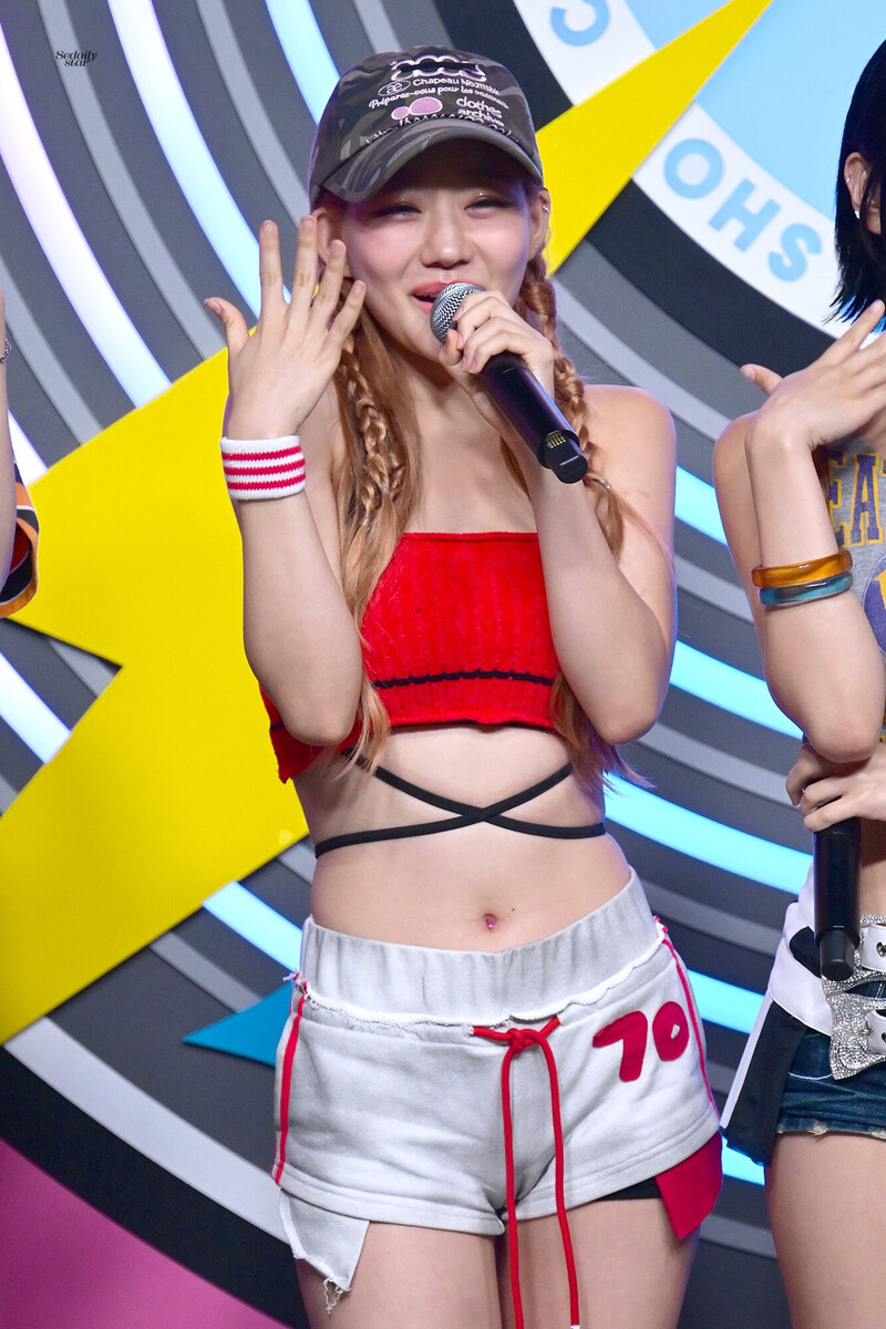 240710 KISS OF LIFE Julie - 'Sticky' at Show Champion documents 3