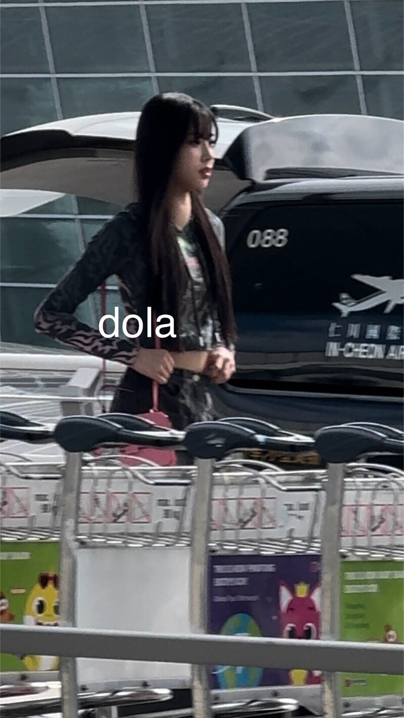 240925 izna Koko at Incheon International Airport documents 1