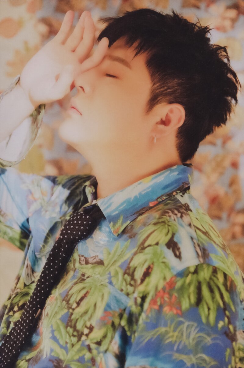 [SCANS] SUPER JUNIOR - The 9th Album [Time_Slip] Shindong ver. documents 2
