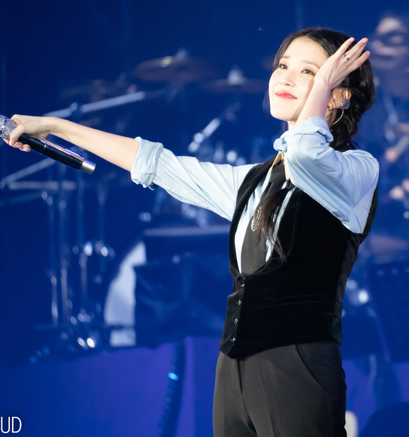 220918 IU - 'The Golden Hour' Concert documents 14