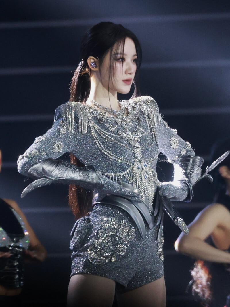 250104 (G)I-DLE Shuhua - at Golden Disc Awards 2025 documents 1