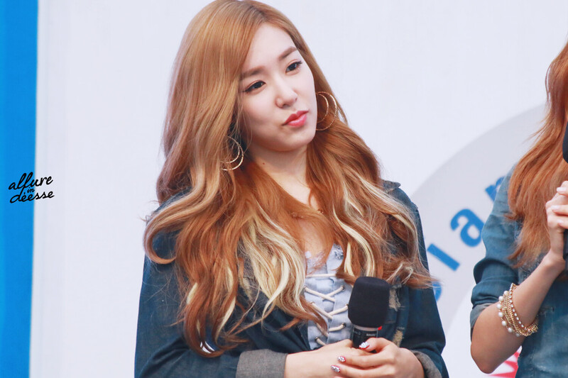 140929 Girls' Generation Tiffany at SBS Cultwo Show documents 1