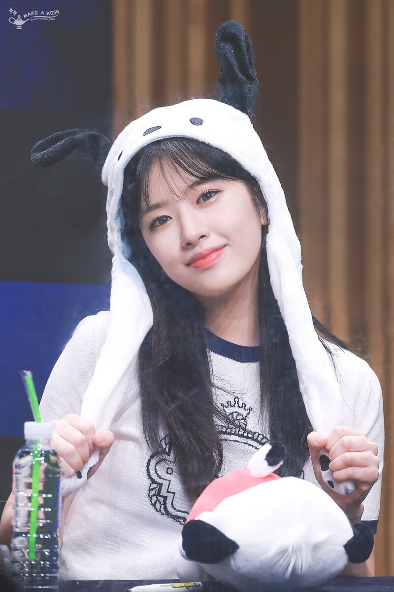 220507 Yujin at Fansign Event documents 17