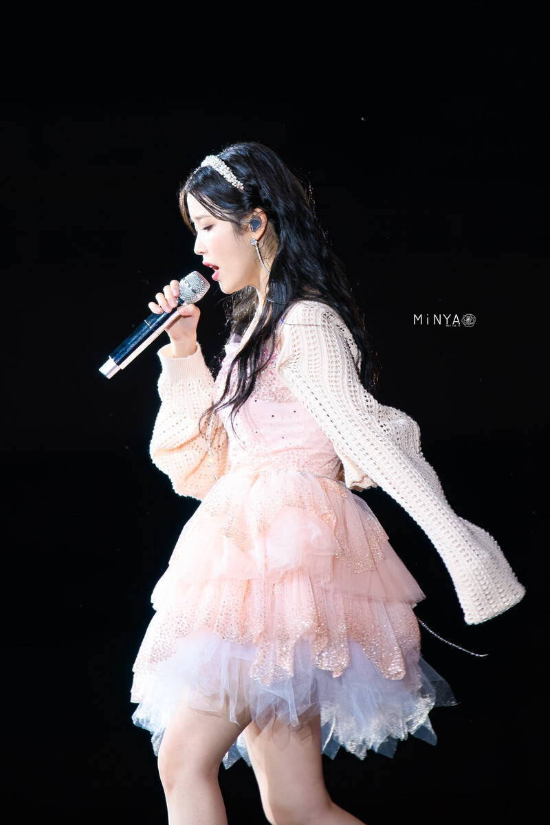 220918 IU - 'The Golden Hour' Concert documents 30