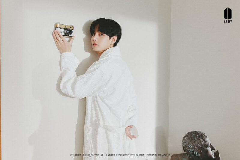 221228 BTS Weverse Update - BTS SUITE LIFE PHOTO (WHITE Ver) documents 5