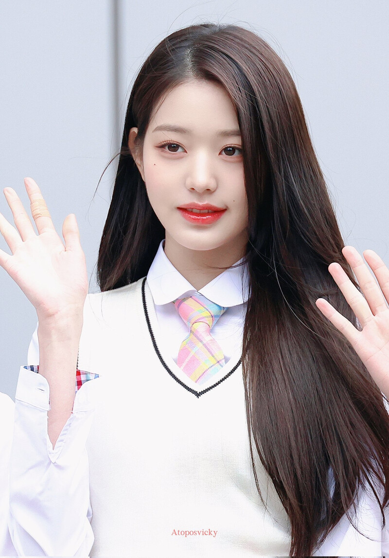 230406 IVE Wonyoung - Knowing Bros Commute | kpopping