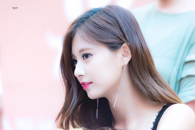 Tzuyu1353.jpg