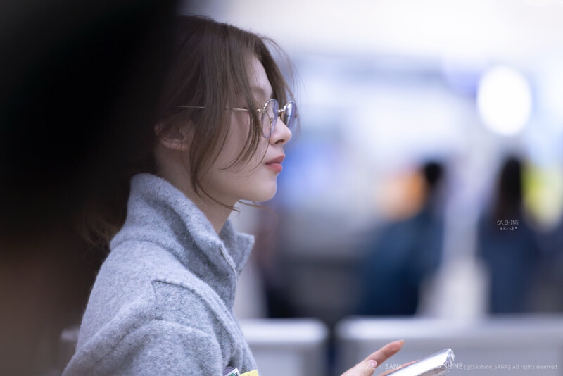 241112 TWICE Sana - HND Airport documents 5