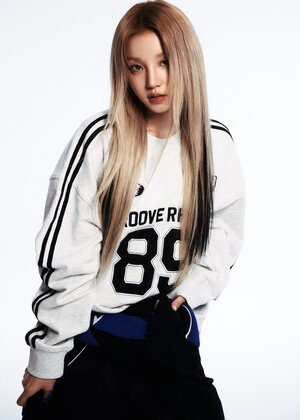 (G)I-DLE Yuqi for Groove Rhyme F/W 23 Collection