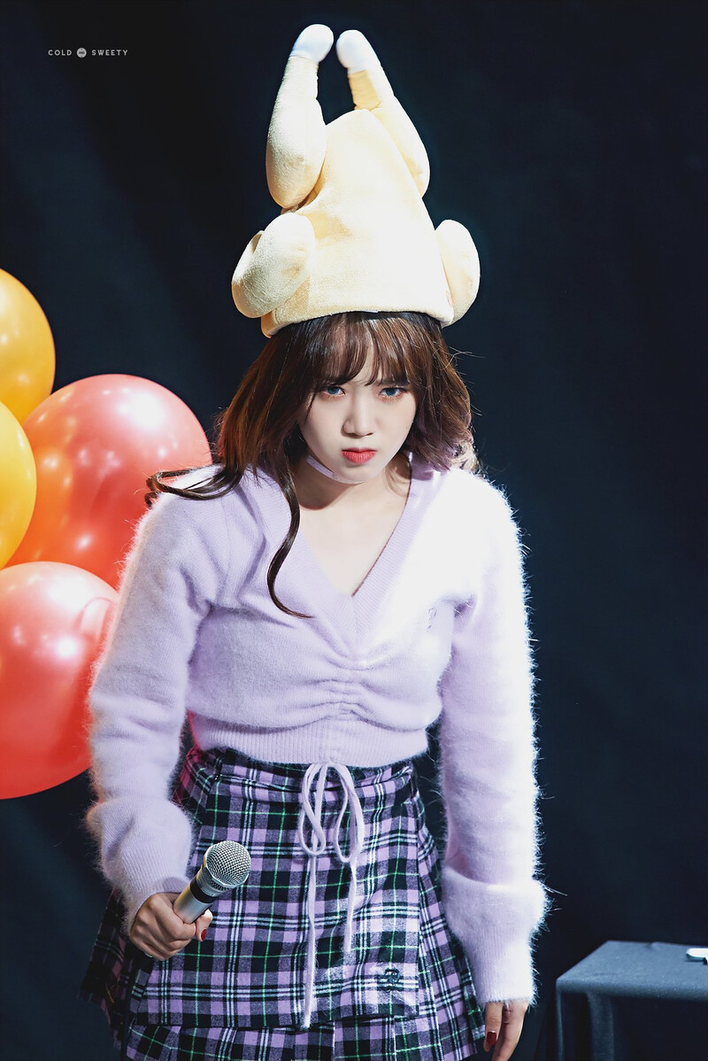 181201 Weki Meki Yoojung at 'KISS, KICKS' Incheon & Guro Fansigns documents 2