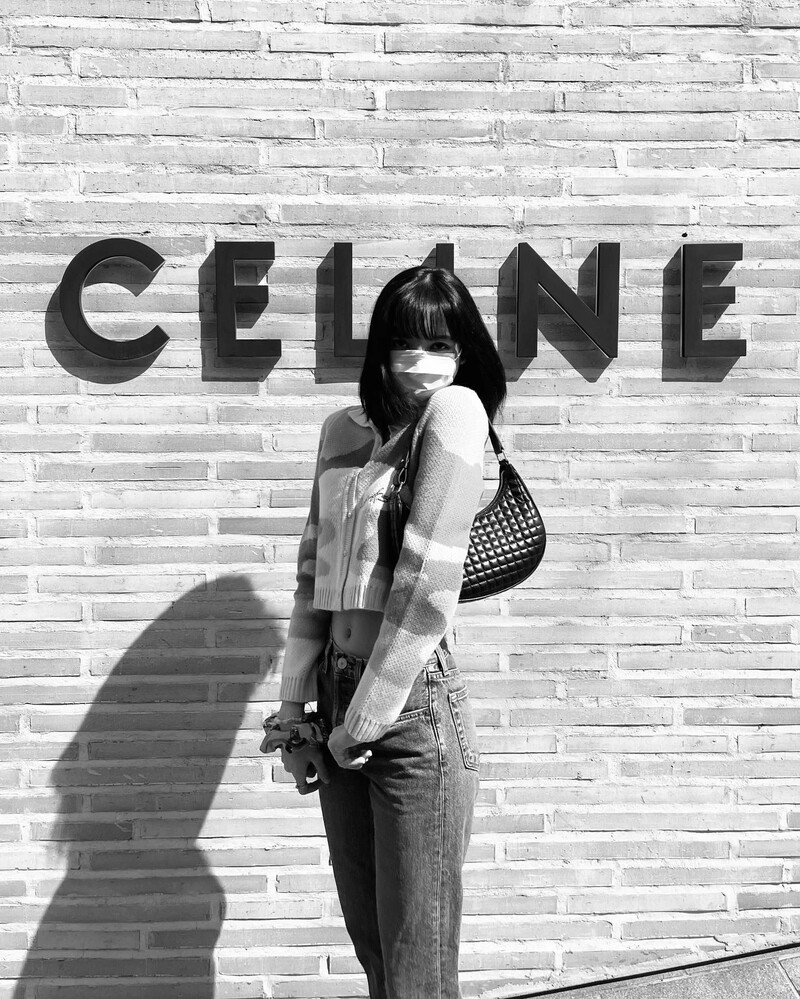 210409 Jisoo & Lisa Instagram Update documents 3