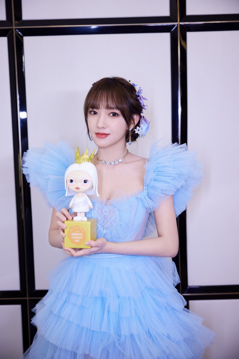 211222 Cheng Xiao Weibo Studio - Rayli Beauty Awards 2021 documents 2