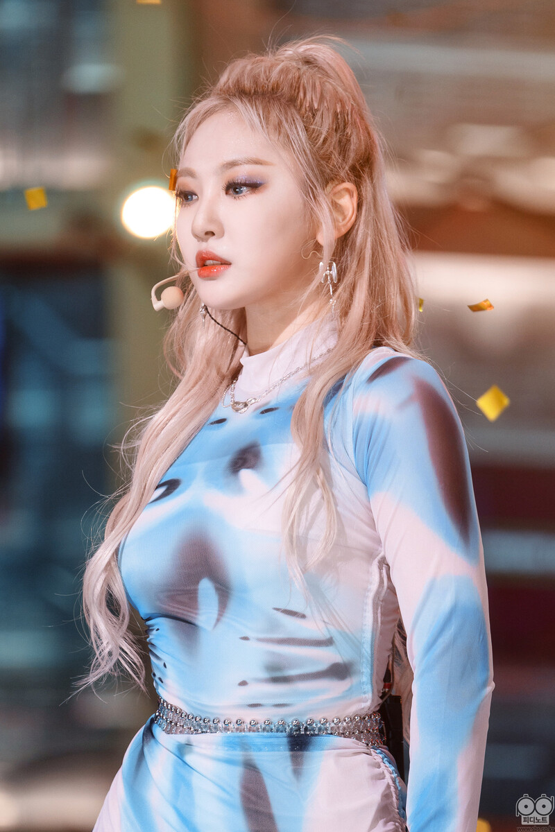 220724 aespa Ningning - 'Illusion' & 'Girls' at SBS Inkigayo documents 6