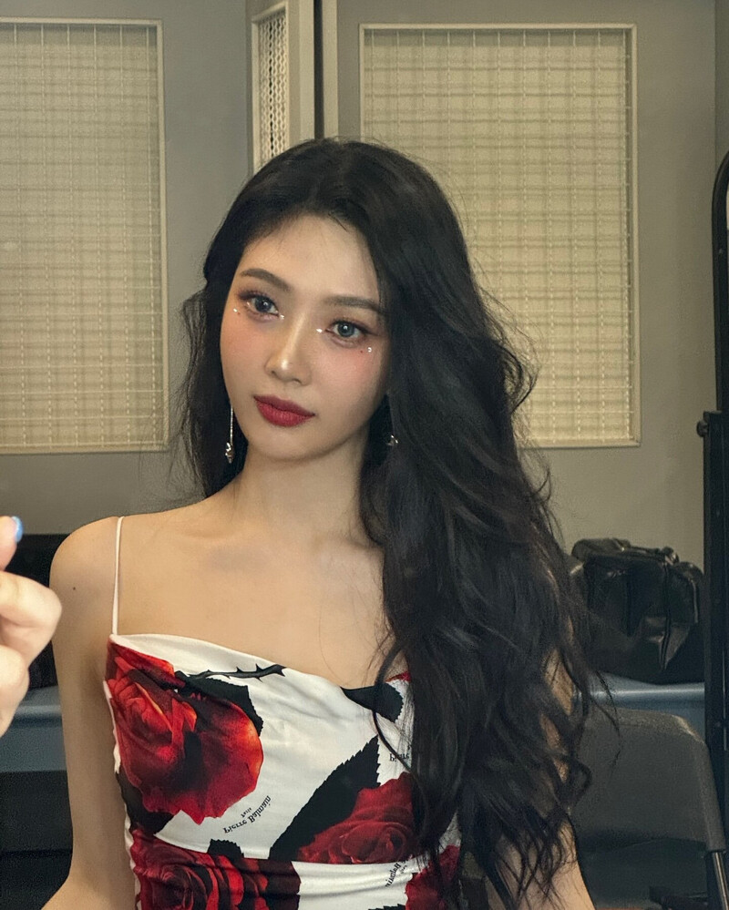 240719 Red Velvet Joy Instagram Update with Wendy documents 13