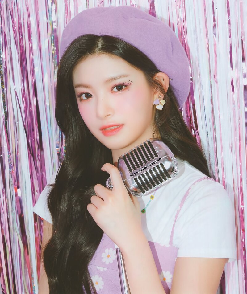 EVERGLOW 'FOREVER' 1st Fanclub Kit Scans documents 20