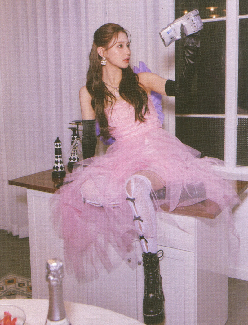 (G)I-DLE Miyeon - 1st Mini Album 'MY' [SCANS] documents 12