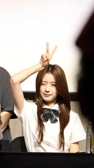 240810 WOOAH - WOOYEON at fansign event