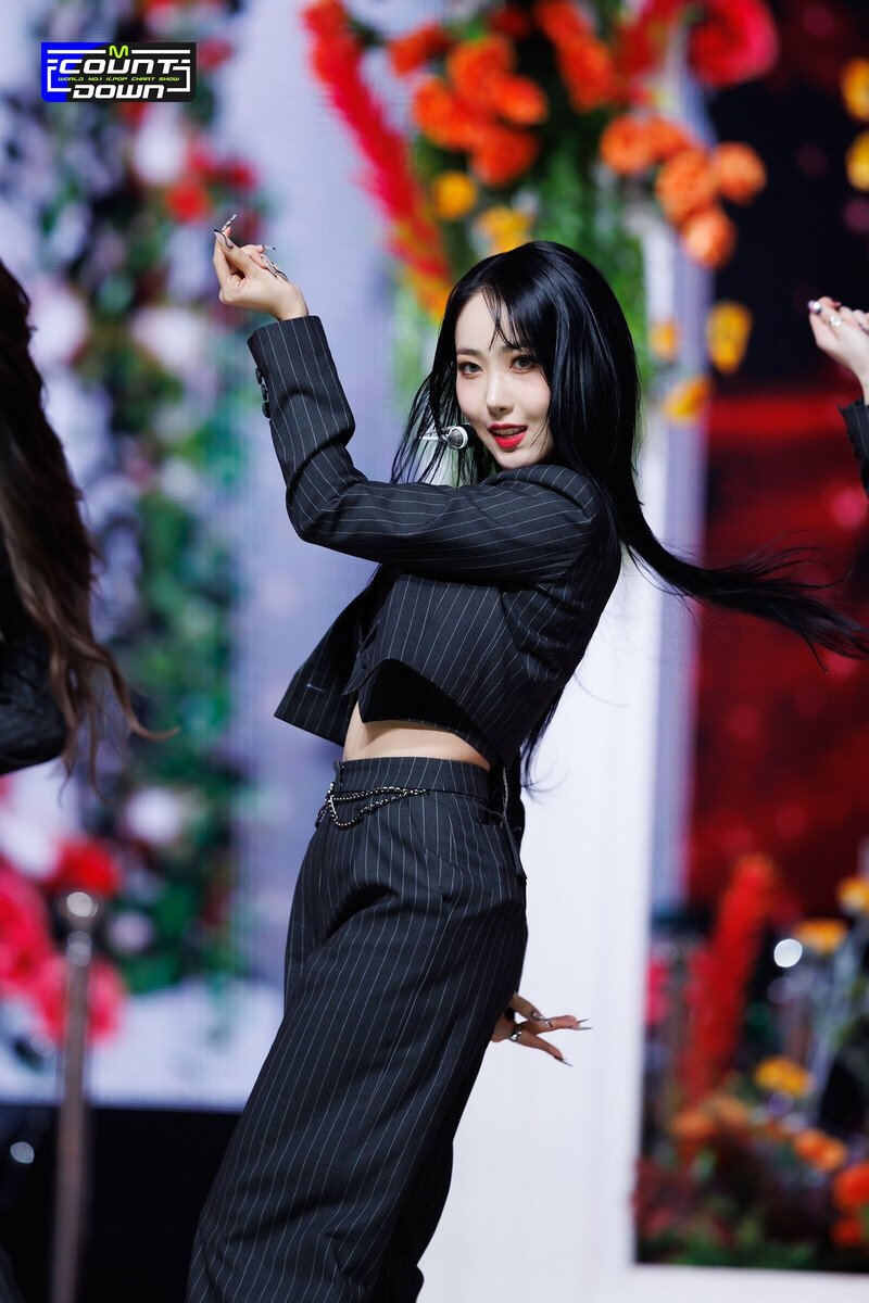 230202 VIVIZ Sinb 'PULL UP' at M Countdown documents 10