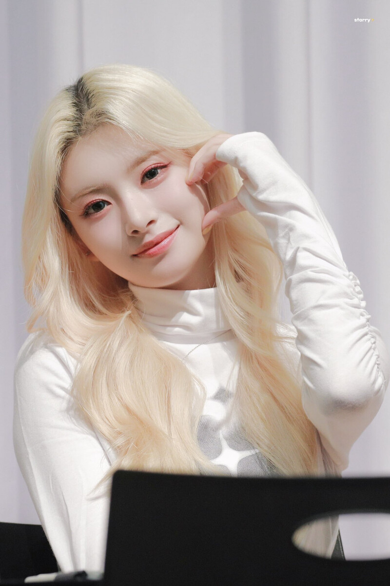 230924 EVERGLOW Yiren - Apple Music Fansign documents 11