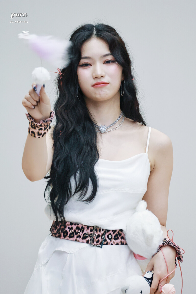 240720 STAYC Isa - Mini Record Fansign documents 9