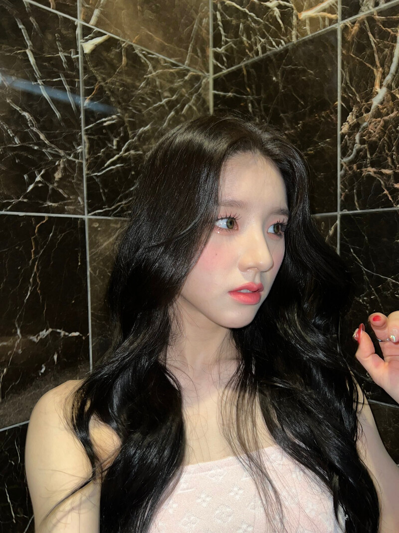 220621 LOONA Twitter Update - Heejin documents 10