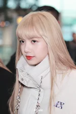 190201 - LISA at Incheon Airport to Philippines