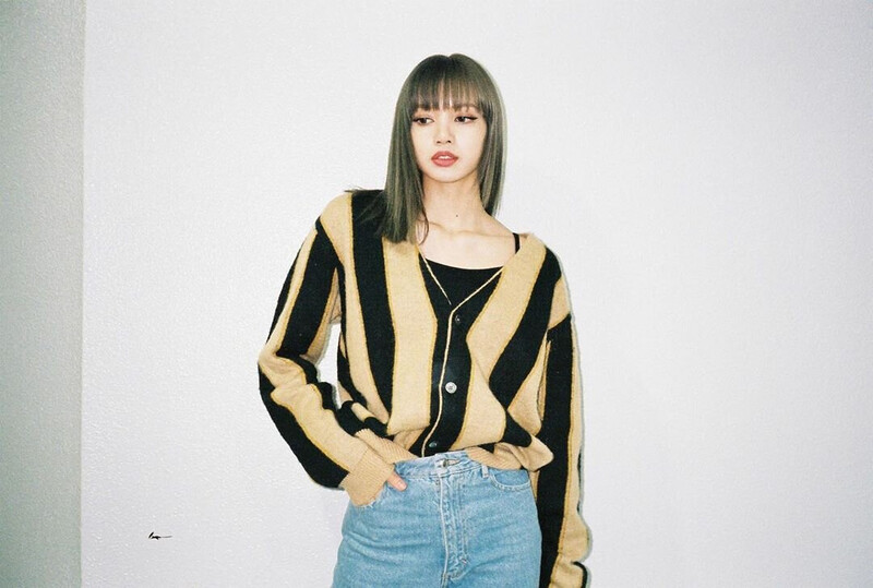 190806 LISA Instagram Update documents 10