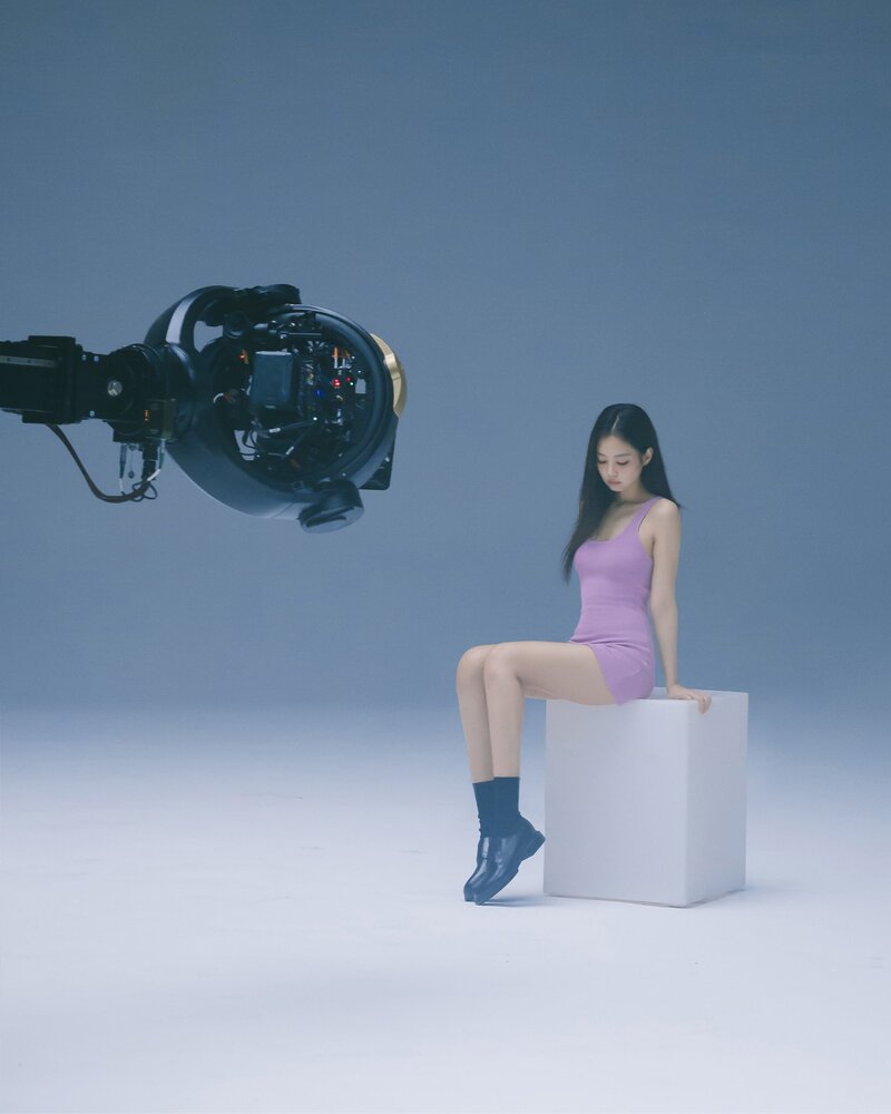 230506 CLAVIN KLEIN Twitter Update- Behind-The-Scenes with JENNIE for Limited Edition Collection documents 1