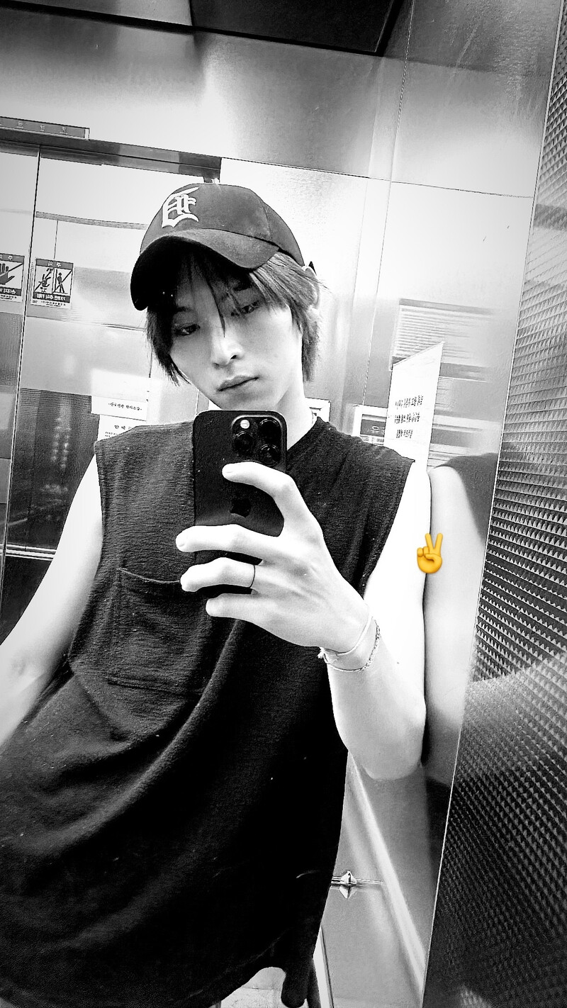 240727 Yoon Hohyeon Instagram story update documents 1