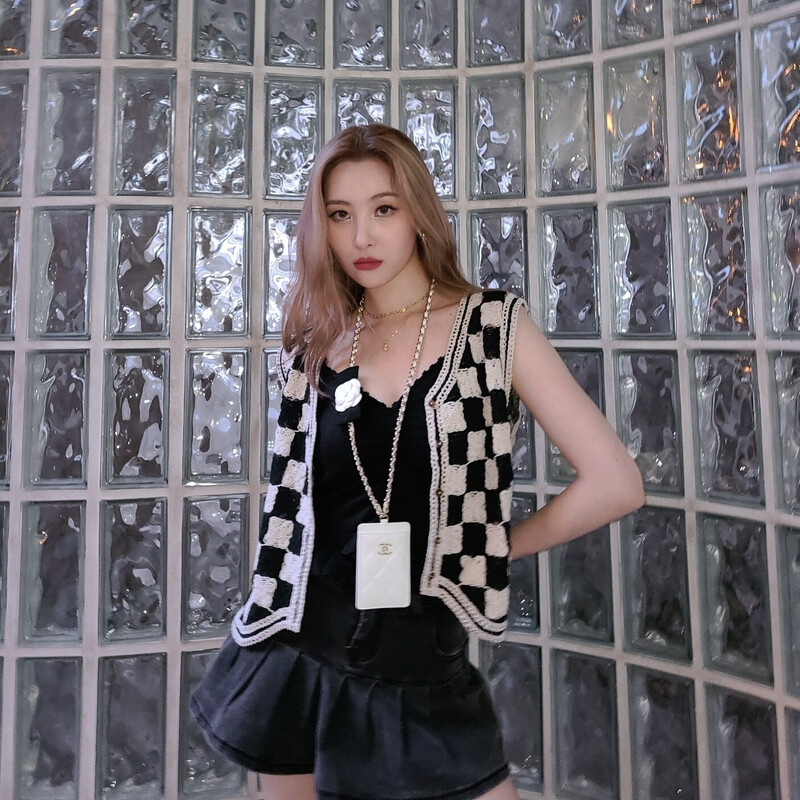 210811 Sunmi Instagram Update documents 3