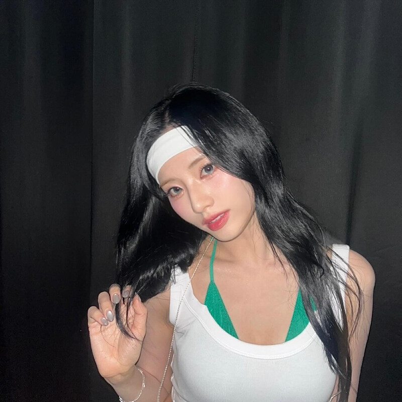 240824 fromis_9 Jiwon Instagram Update documents 5