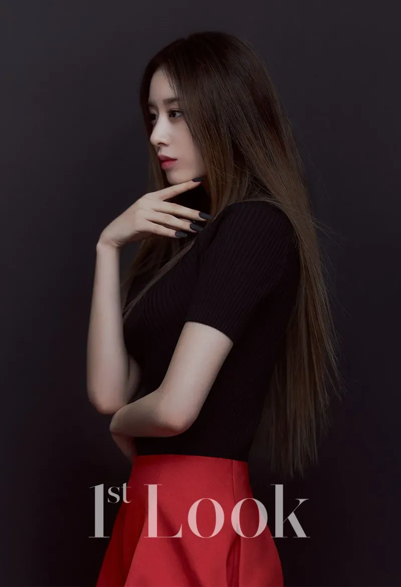 Jiyeon_1stLook_7.jpg