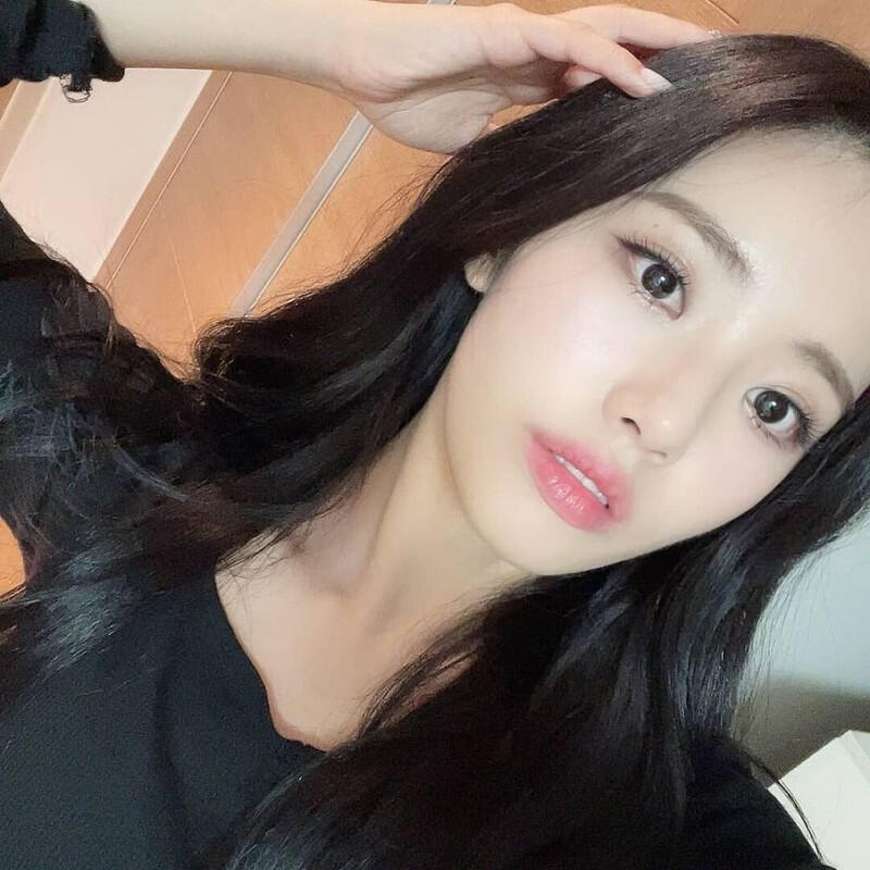 210525 Jiwon Instagram Update documents 2