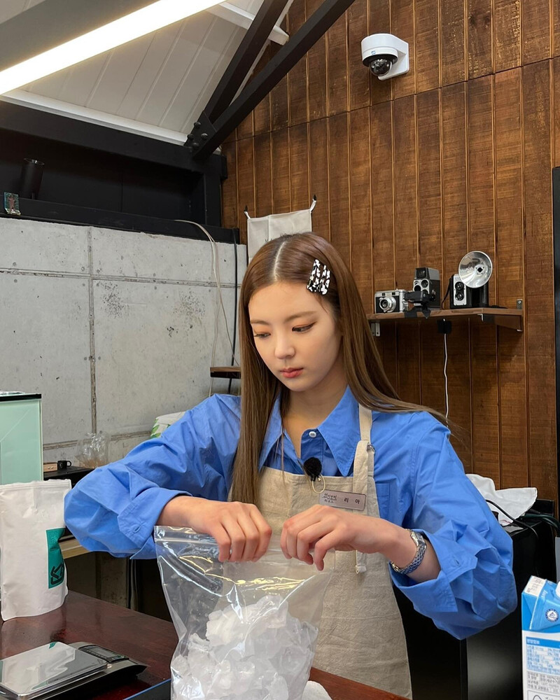 220507 ITZY Instagram Update - Lia documents 5