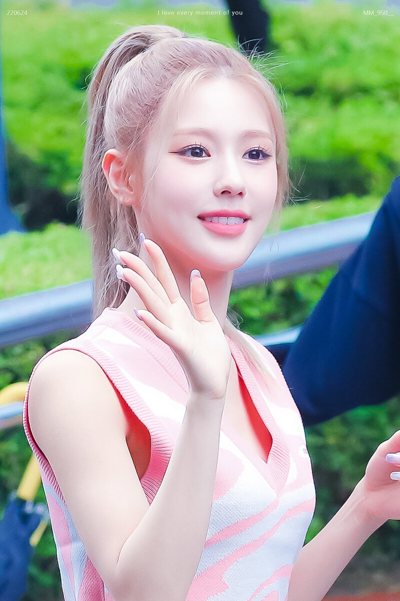 220624 (G)I-DLE Miyeon - Music Bank Commute documents 2